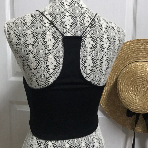 2/$40 🌺 2 Cropped Tanks - Size S - Picture 3 of 3